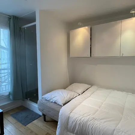 Au Petit Cuvier 5 * Parigi